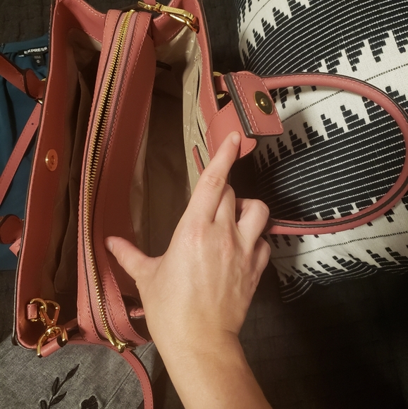 💋SOLD💋 Tulip Michael Kors Large Satchel - Picture 9 of 16